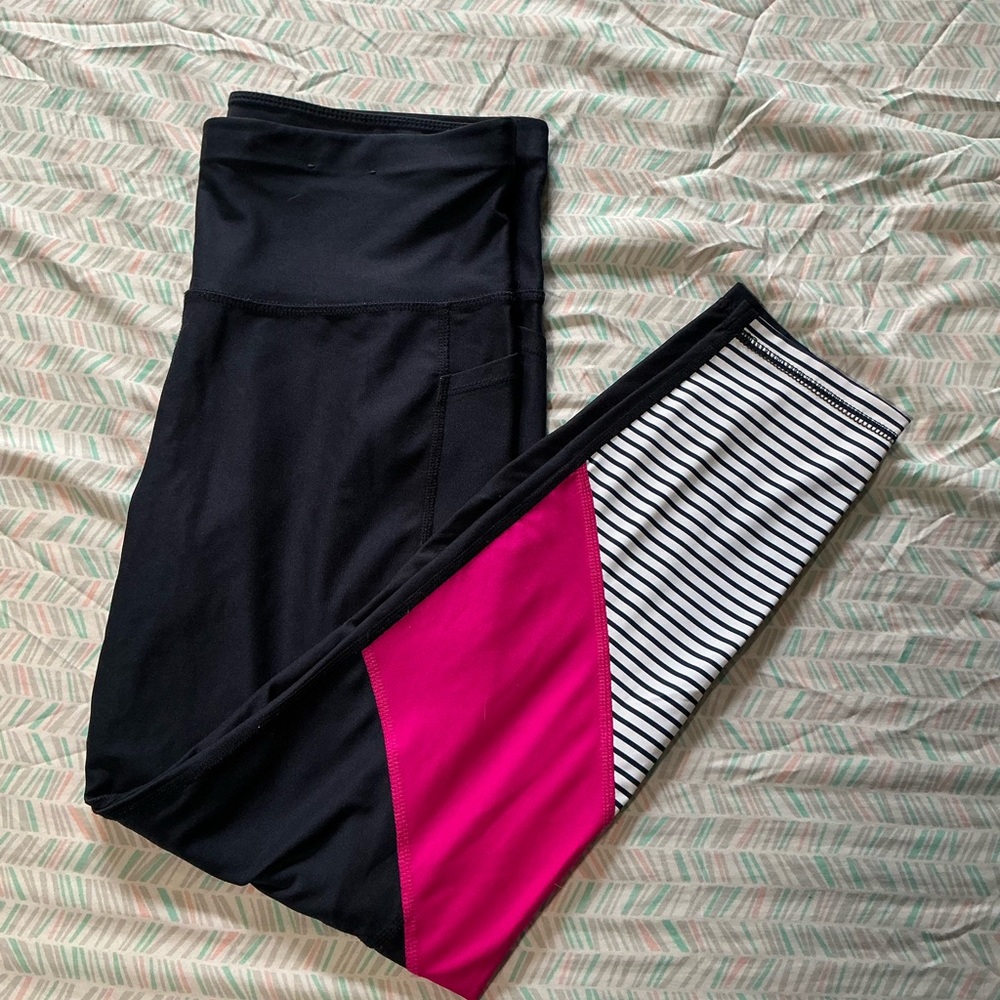 Xersion Pink and Blue Leggings with Geometric Design